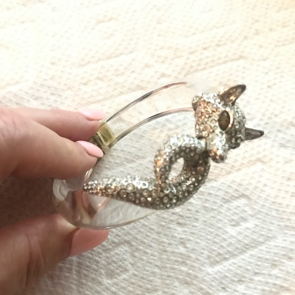 ELEGANT ALEXIS BITTAR CLEAR
LUCITE AND RHINESTONES SLY FOX
HINGED BRACELET - Picture 4 of 8
